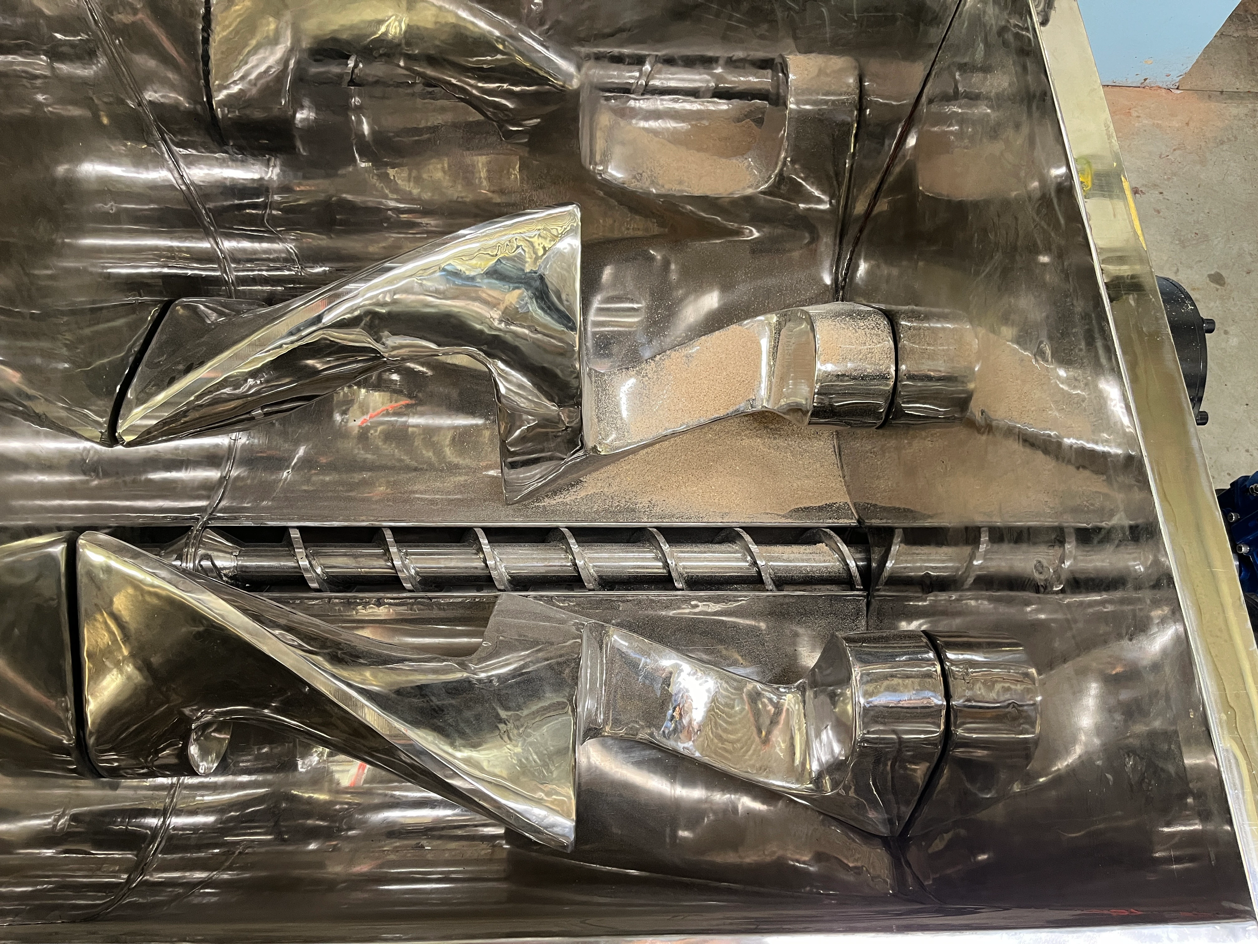 Hnětací zařízení míchadla